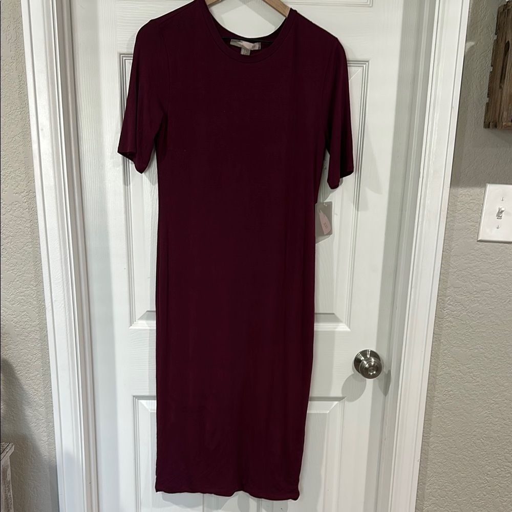 5 for $40. Bundle & Save!Forever 21 Red Sheath Midi Dress Short Sleeve Crew Neck